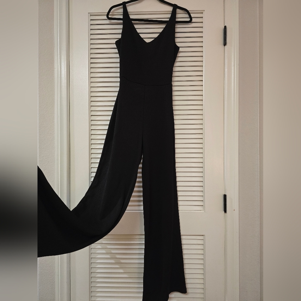 Zara - Trafaluc Black Sleeveless Lightweight Open-Back V-Neck Jumpsuit